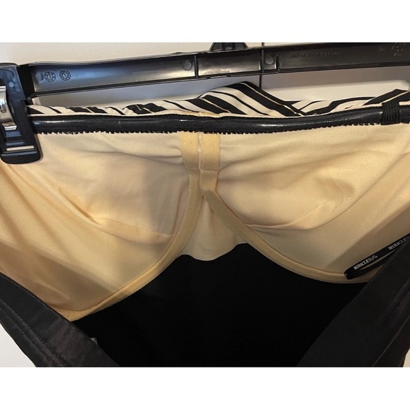 Miraclesuit Lanai Stripe Muse Bandeau Underwire One Piece Swimsuit Size 16 - Picture 4 of 10